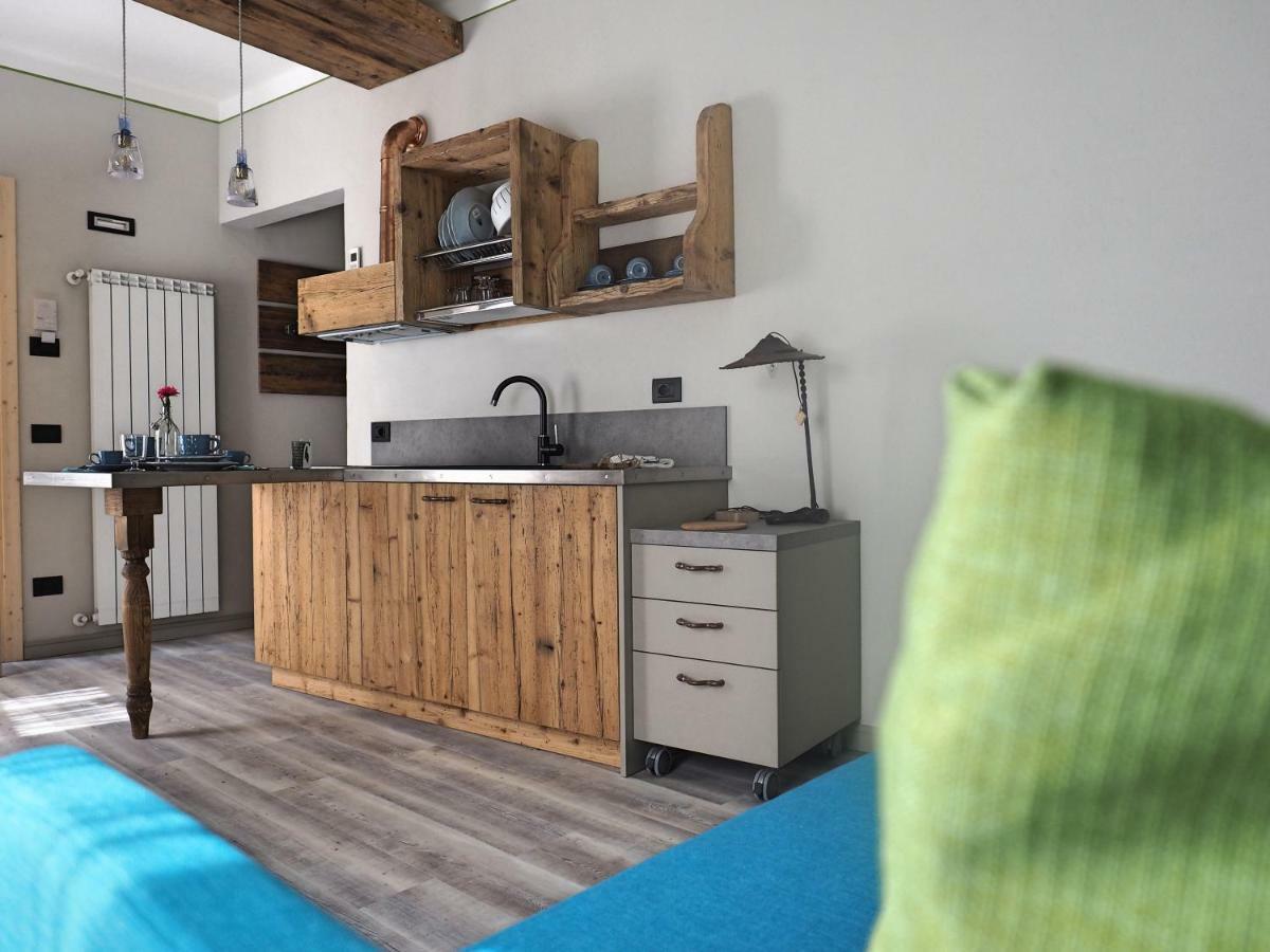 Apartamento Maison De La Lumiere Rivoltella del Garda Habitación foto